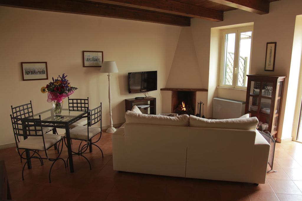 Casale Di Tormaggiore Villa And Country Suites Pomezia Exteriér fotografie